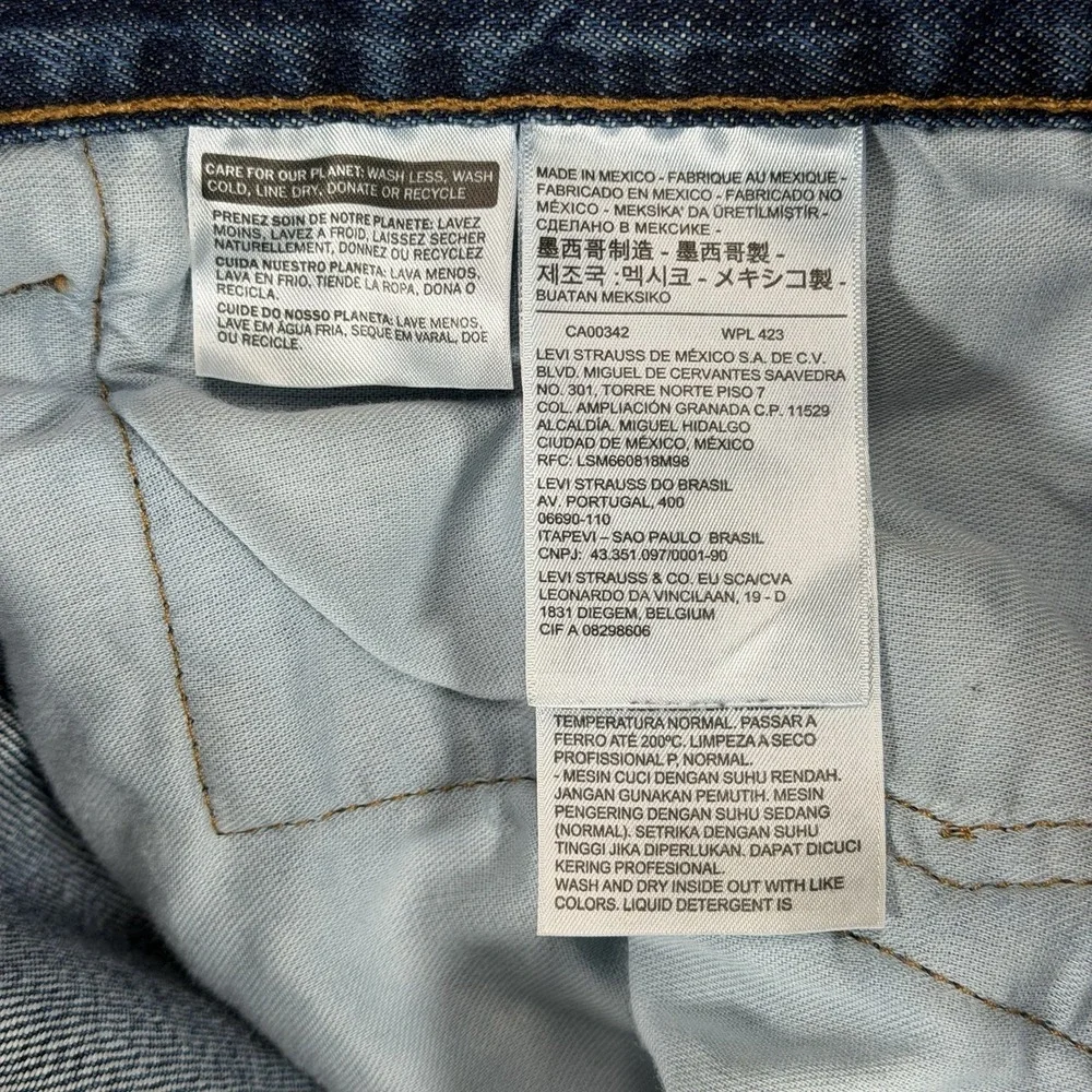Levis 501 Jeans Mens 52x32 Blue Denim‎ Straight Leg Button Fly High Rise Casual